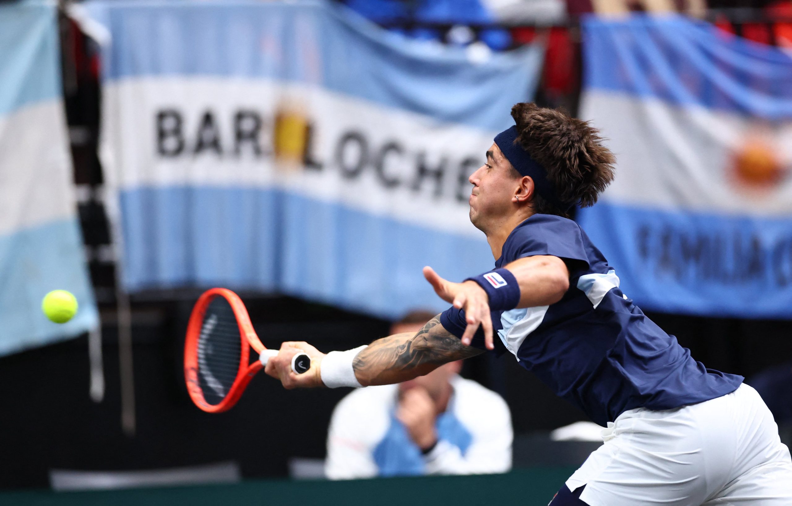 Francisco Comesaña debutó en Copa Davis y cayó ante Jesper de Jong con Argentina ya clasificada al Final 8