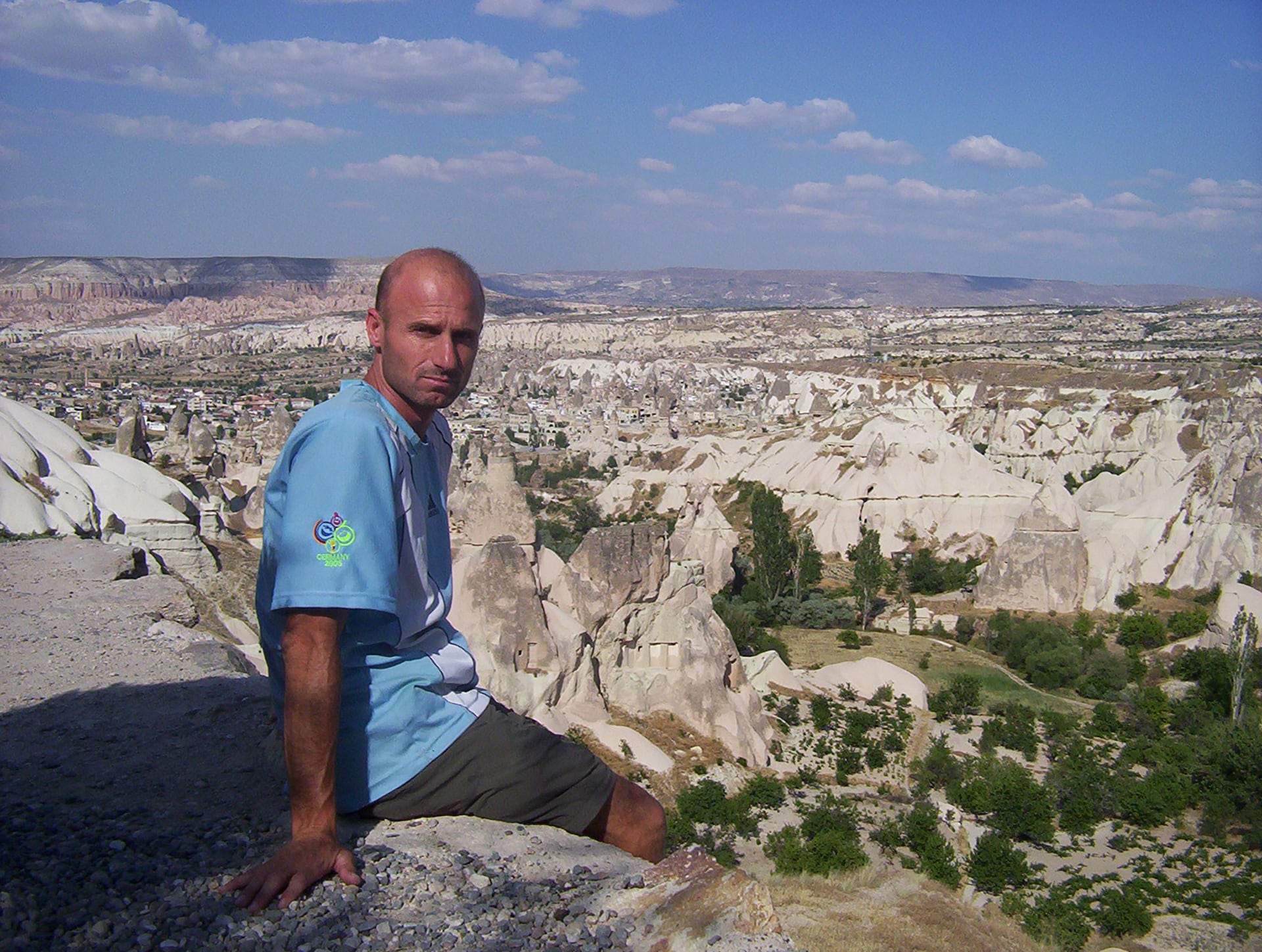 Las aventuras de un argentino en el desierto turco: una ciudad subterránea y una extraña despedida de solteros