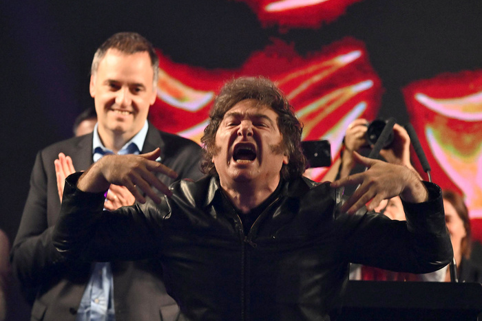 “Son todos narcos”, el cántico que resuena en la contramarcha al acto de Milei