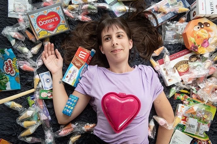 Empezó como un hobby y se convirtió en la primera catadora de golosinas de Argentina: “Llevo probados cuatro mil productos”