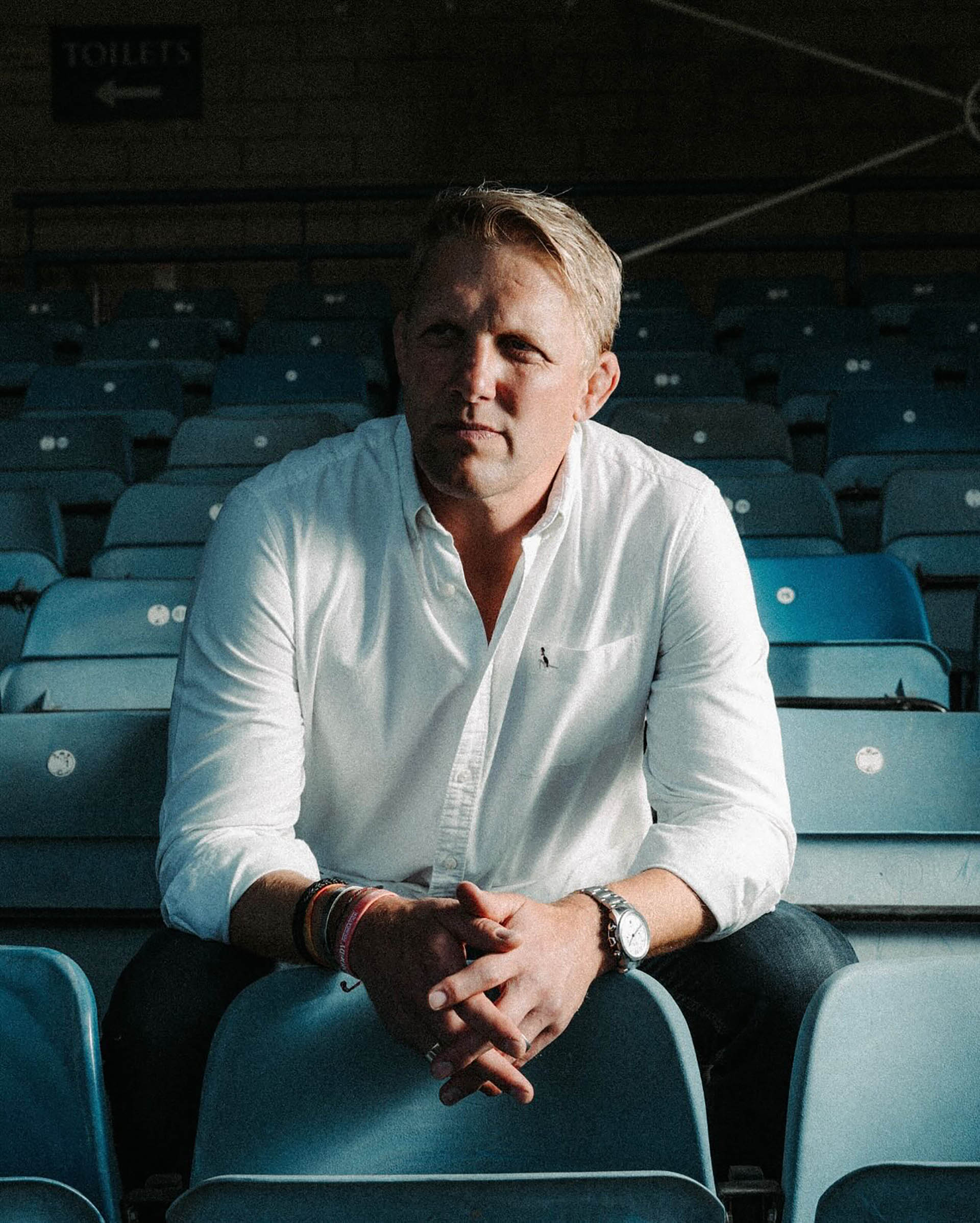 Enfermedad de la neurona motora: qué es la afección que le diagnosticaron a Lewis Moody, el histórico capitán del rugby inglés