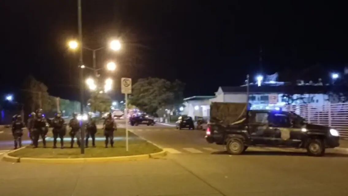 Un incendio en una alcaidía de Salta dejó seis presos internados en terapia intensiva: investigan las causas