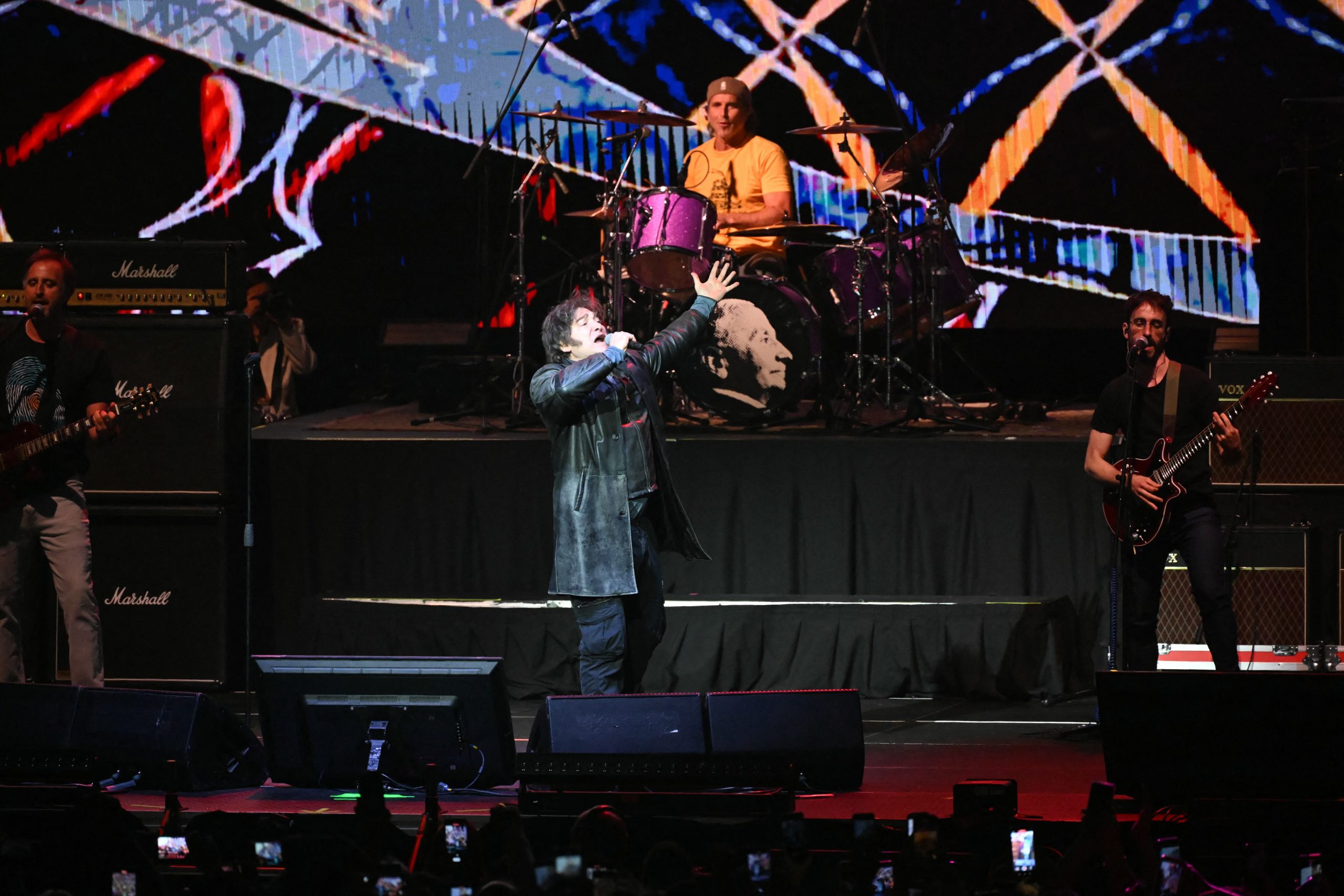 Videos: todos los temas que cantó Javier Milei en el Movistar Arena