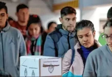 Aunque la mayor parte de la juventud dice estar interesada en la política, la mayoría de las instituciones y actores tiene poca aceptación en el segmento