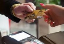 Familias endeudadas, menos consumo y una recesión sin tregua, de 2001 a 2025