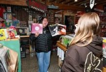 La generación Z añora los años noventa. Idealiza un tiempo en que la tecnología no hipnotizaba a los jóvenes