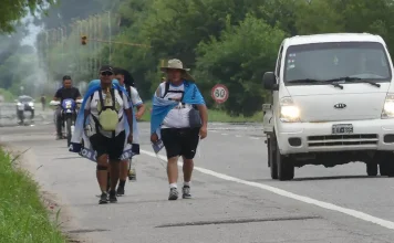 Peregrinos tucumanos iniciaron la caminata para honrar a la Virgen del Valle de Catamarca