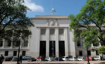 Tucumán Dos hermanas de 13 y 9 años lograron borrar de sus nombres el apellido de su padre preso