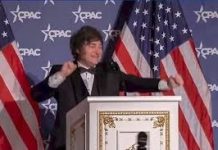 Milei no sabe ni puede, pero está solo en la cancha