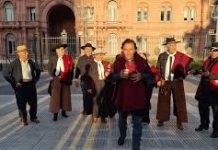 Gustavo Saénz reclama “que el poncho aparezca”