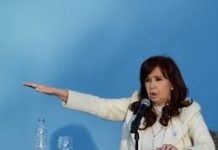 Cristina Kirchner se metió de lleno en las tensiones de los gobernadores peronistas con los bloques parlamentarios para evitar la ruptura