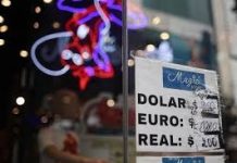 Cómo el “no hay plata” de Milei impulsa el regreso de las cuasimonedas a Argentina