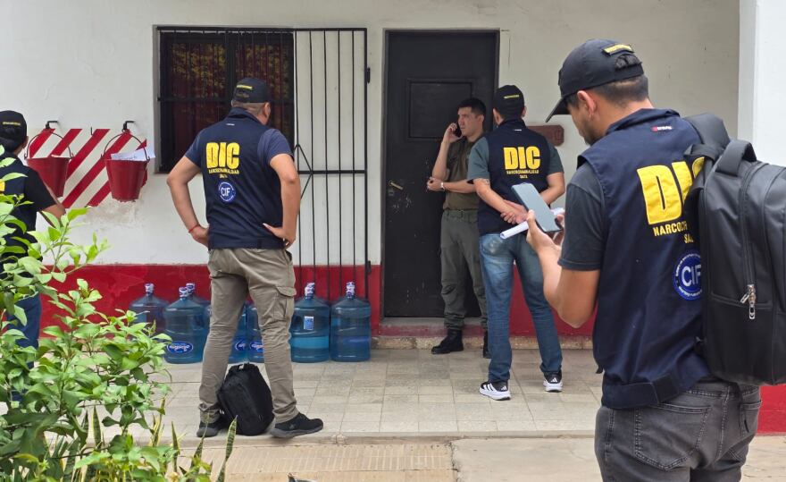 Allanaron un escuadrón de Gendarmería y la casa de un comandante tras el secuestro de 160 kilos de cocaína