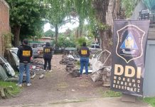 Allanaron una vivienda por una causa por amenazas y encontraron un desarmadero ilegal en General Rodríguez