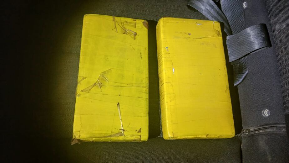 Atraparon a una policía retirada con más de un kilo de cocaína en su auto en Córdoba