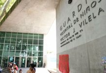 Balearon a una adolescente en Rosario cuando estaba en el patio de su casa