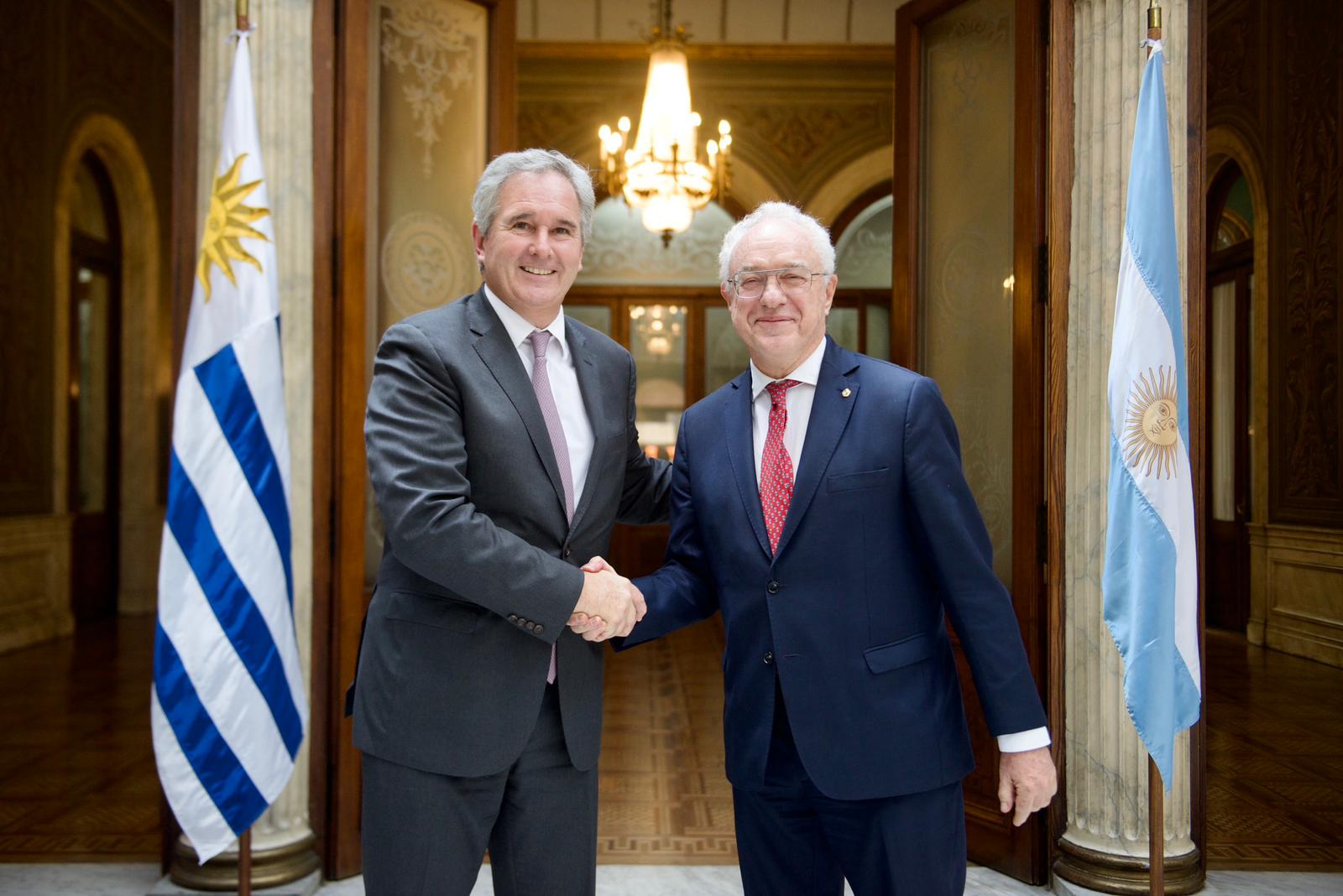 Buenas expectativas pero pocos avances en el planteo argentino para relocalizar la planta de hidrógeno verde en Uruguay