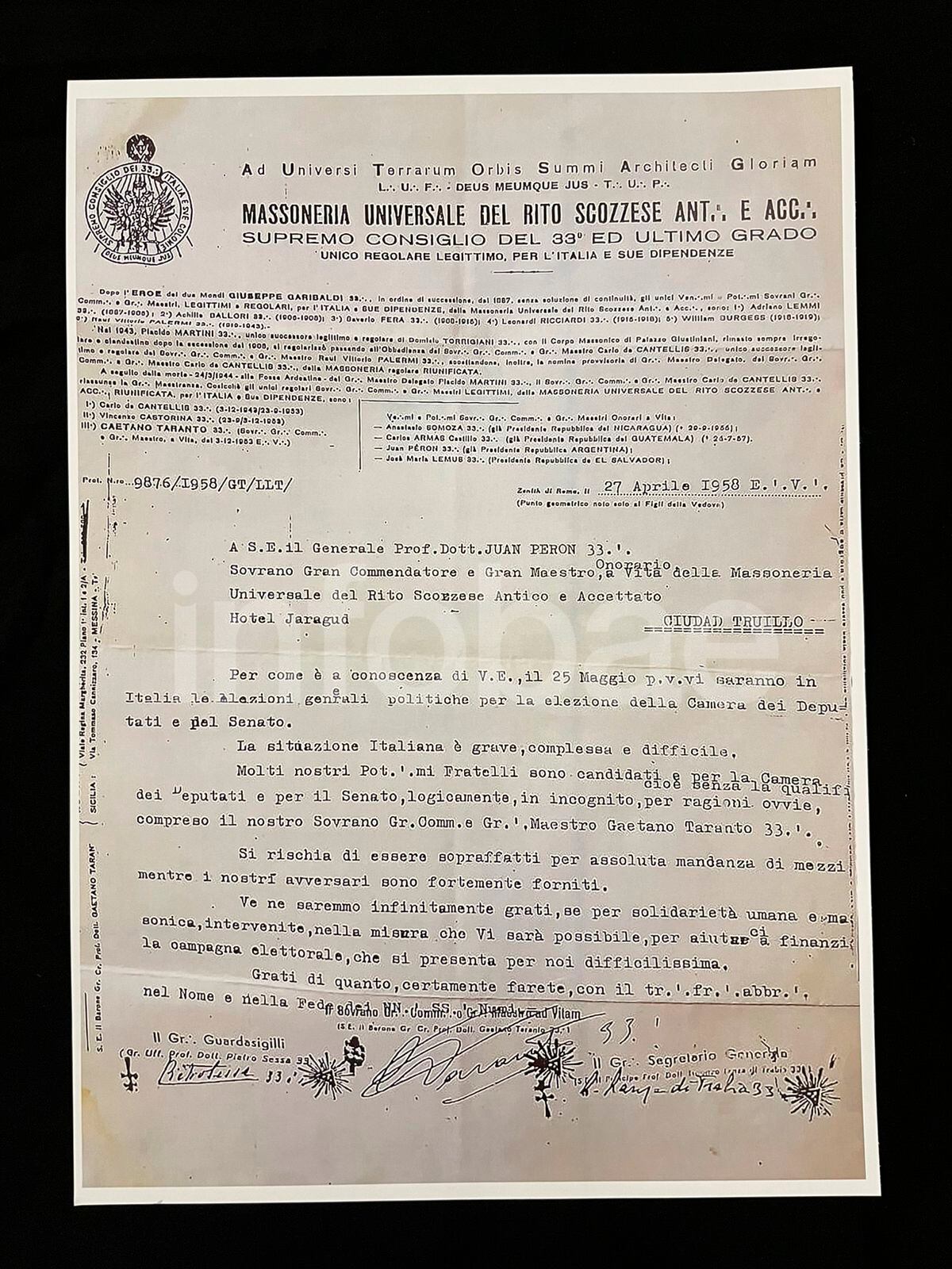 Cartas y una solicitud de ingreso: qué dicen los documentos que vinculan a Perón y Alfonsín con la masonería