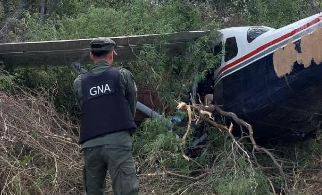 Cayó una avioneta narco en Salta: tenía matrícula boliviana y transportaba cerca de 130 kilos de cocaína