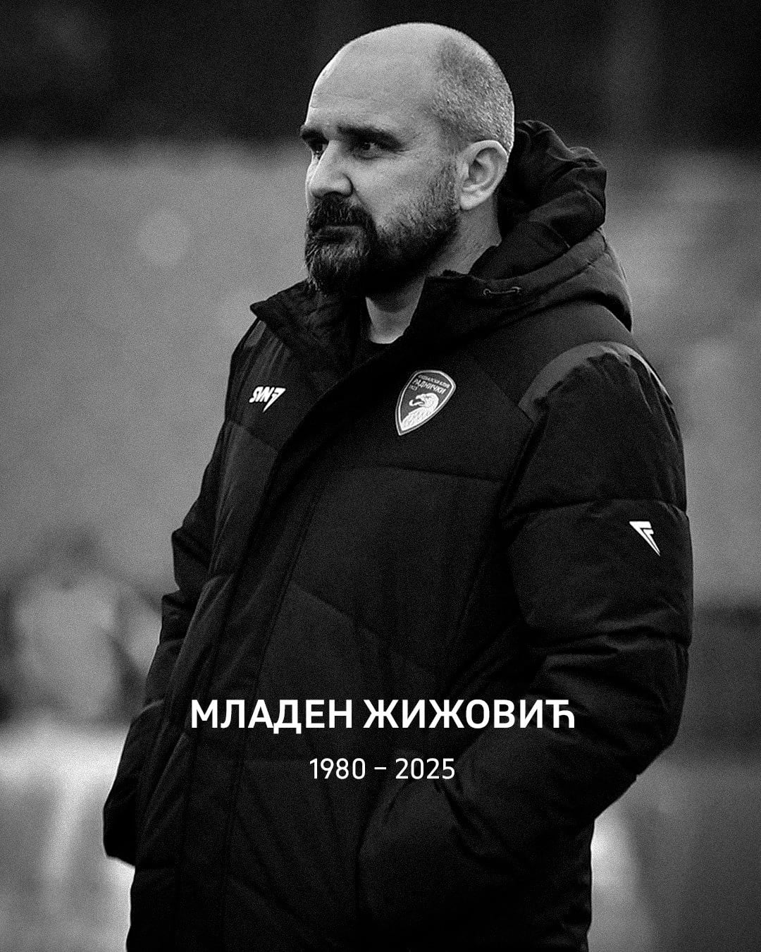 Conmoción en el fútbol europeo: un DT se desplomó en medio de un partido y los jugadores se enteraron de la muerte minutos después