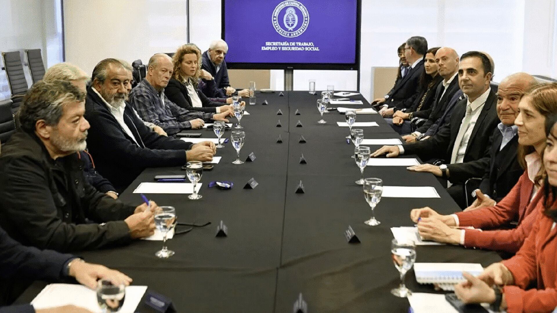 Cuáles son las 10 propuestas de la reforma laboral de Milei que desatarán la guerra con la CGT