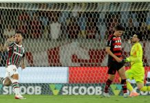 Del insólito blooper al golazo de un ex Boca: la noche negra de Agustín Rossi en el clásico entre Flamengo y Fluminense