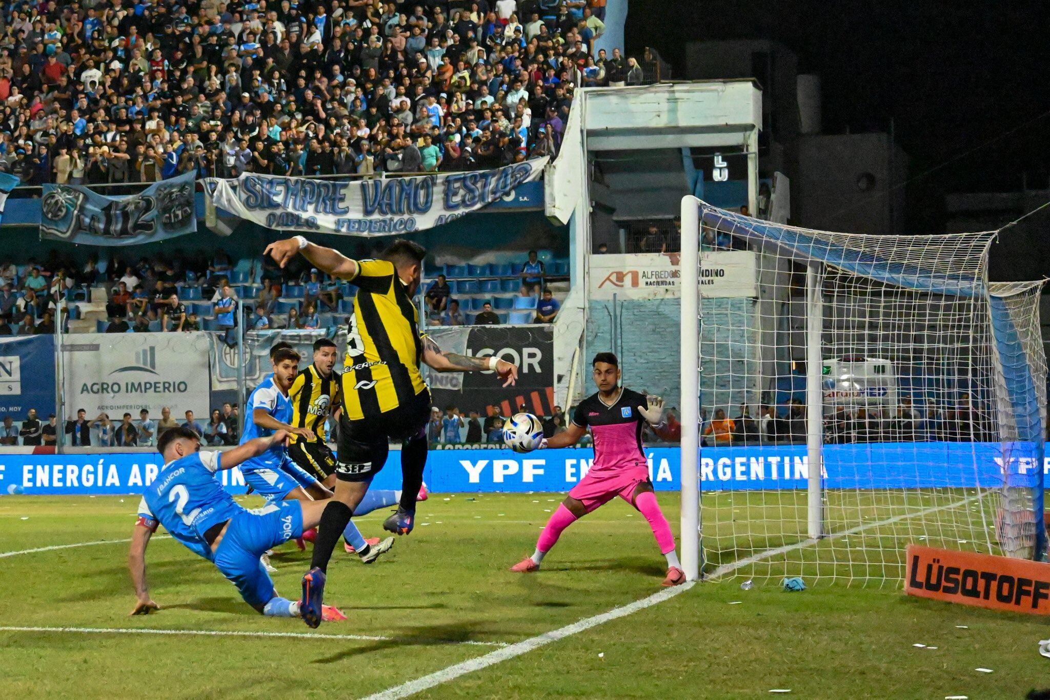 Deportivo Madryn y Estudiantes de Río Cuarto definirán el segundo ascenso a Primera División: hora, TV y formaciones