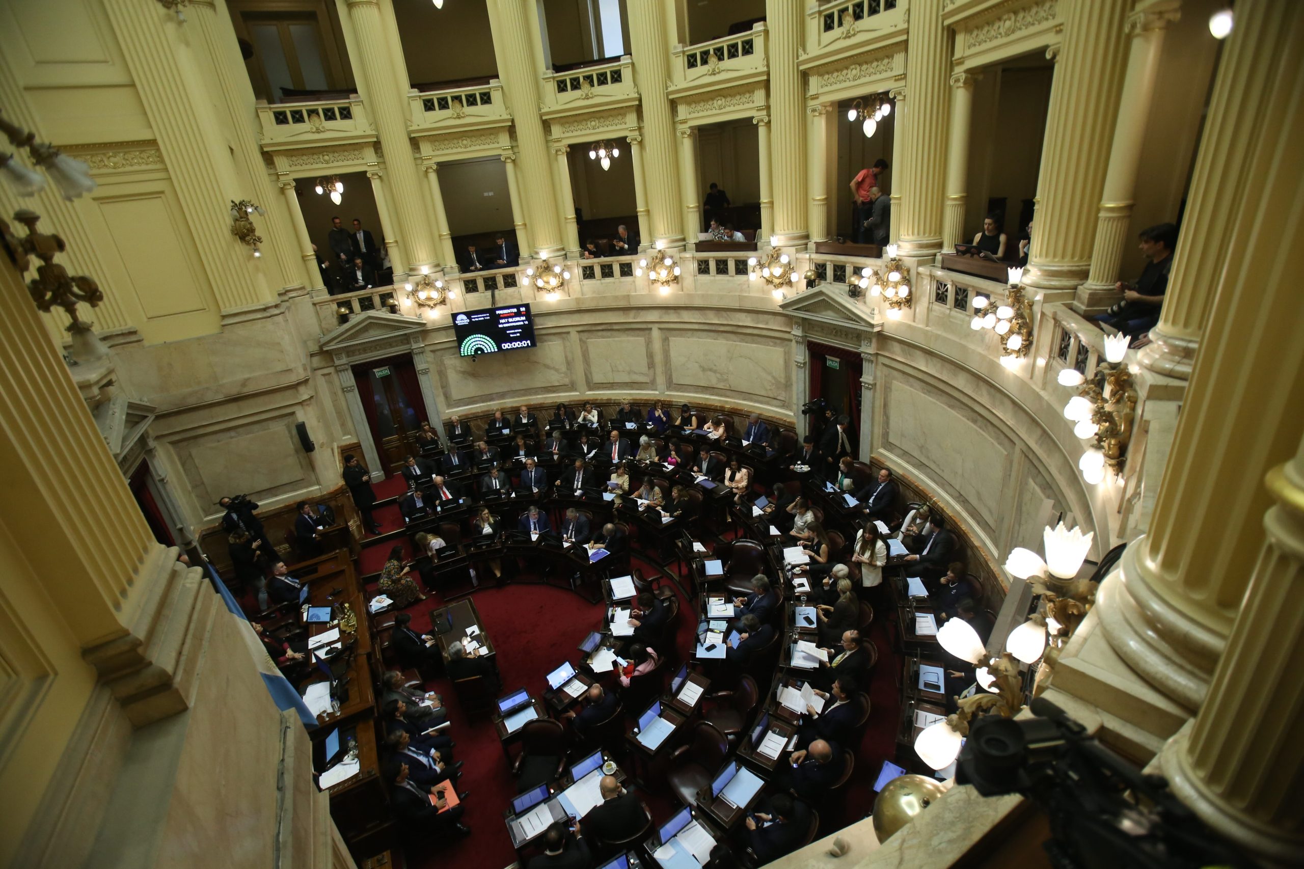 El Gobierno hace cuentas en el Senado y simula un sistema de “bandas” para cerrar alianzas