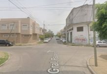 Escapaban en dos autos robados, chocaron contra una moto y mataron a una mujer en Villa Madero