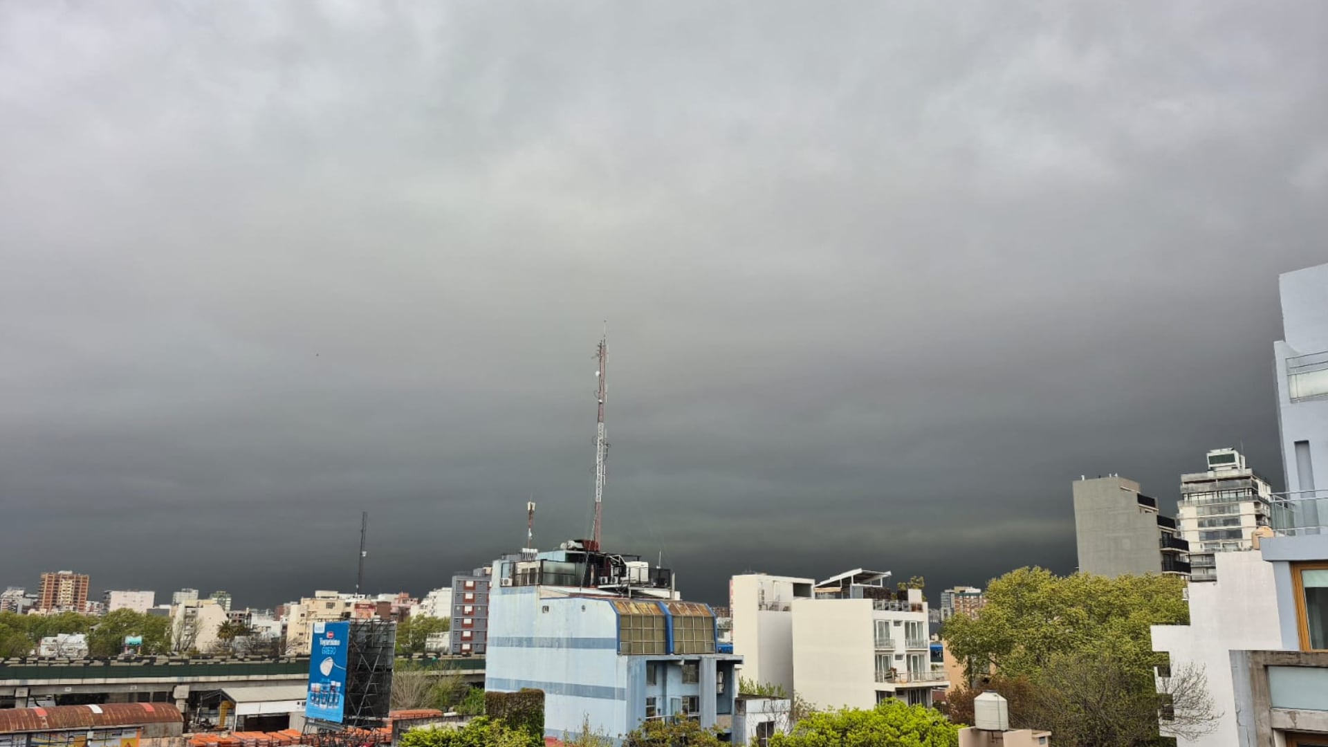 Hay cuatro provincias en alerta por tormentas: qué dice el pronóstico del fin de semana en AMBA