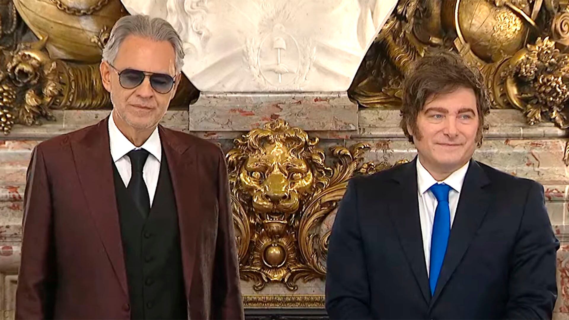 Javier Milei recibió a Andrea Bocelli en la Casa Rosada y lo condecoró con la Orden de Mayo