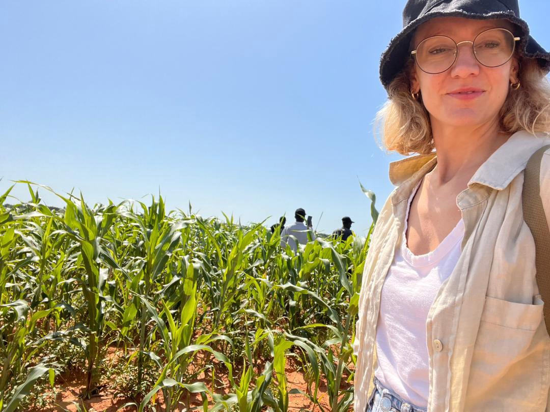 La argentina que se negó a ganar un sueldo “miserable” en Italia y apostó por vivir en Nigeria donde exporta flores al mundo