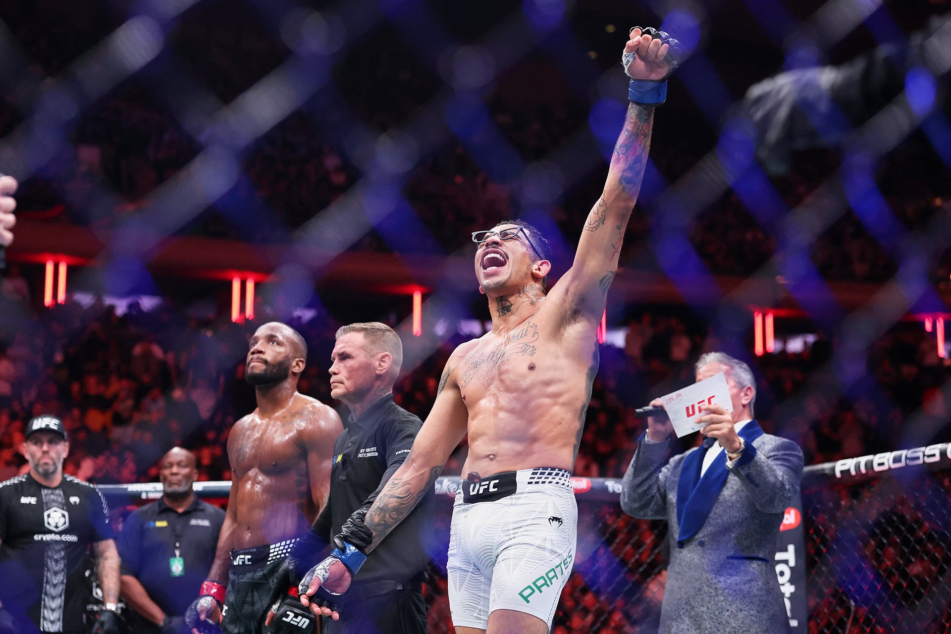 La estrella de UFC que se hizo viral por sus gestos mientras recibía una paliza: se recuperó, ganó con un KO implacable y se llevó el bono de 50 mil dólares