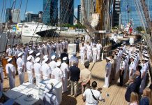 La Fragata Libertad llegó a Buenos Aires tras una travesía de seis meses: el emotivo reencuentro entre los marineros y sus familias