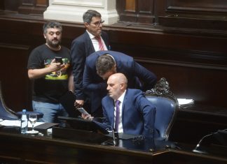 La tregua en el peronismo allanó la aprobación del Presupuesto de Kicillof, pero no alcanza para el endeudamiento