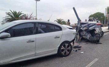 Mar del Plata: un conductor alcoholizado chocó dos autos estacionados y los dejó destrozados