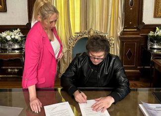 Milei firmó el DNU que traspasó las competencias entre ministerios y reordenó el Gobierno