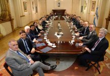 Negociaciones secretas, una prueba de fuego para la gobernabilidad y otra espada cristinista en la Magistratura