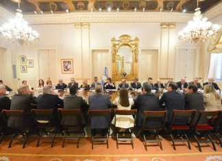 Premios para provincias eficientes y con peso legislativo: qué ofrecerá el Gobierno para conseguir votos de los gobernadores