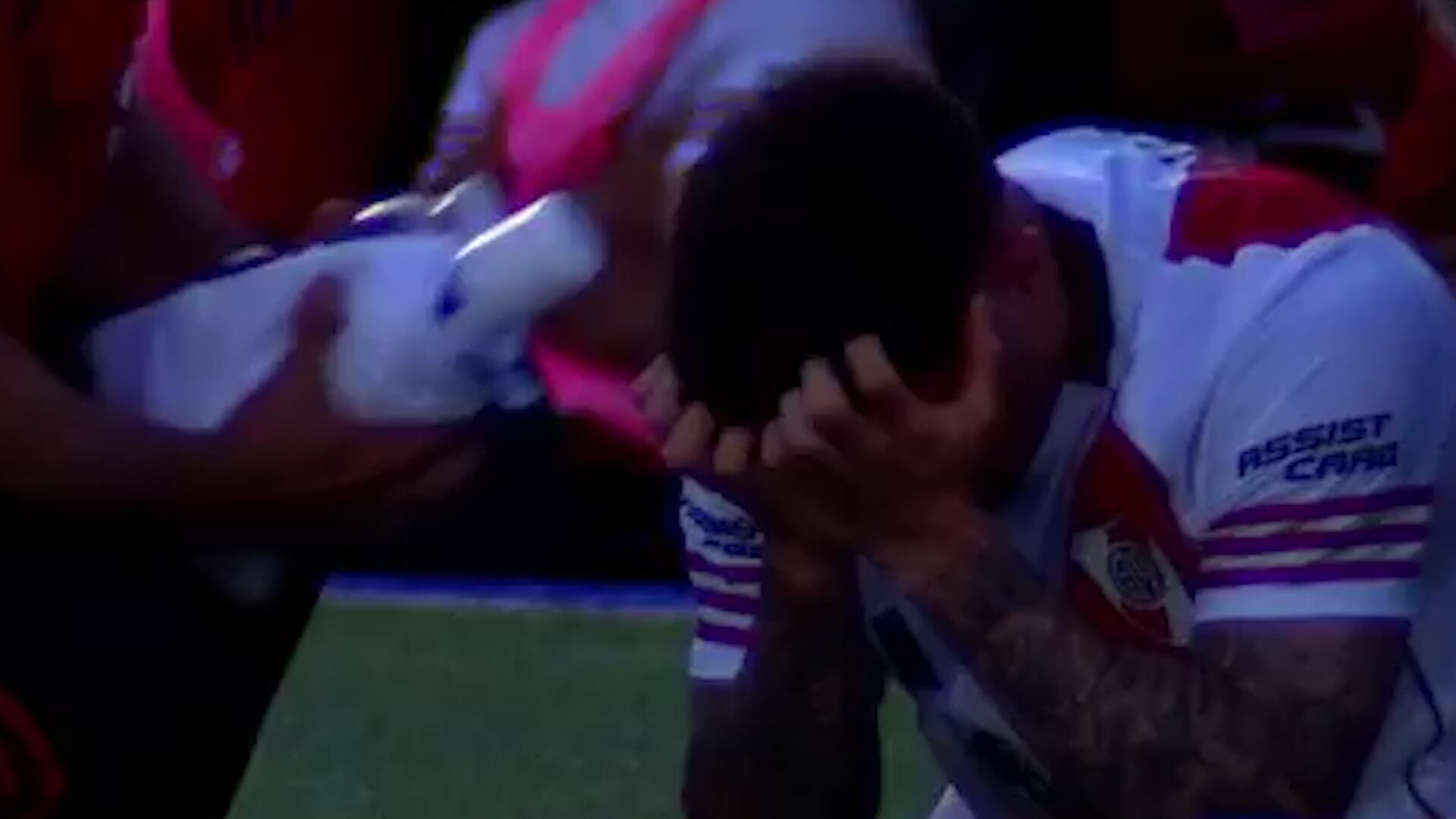 Preocupación en River Plate por la lesión de Fabricio Bustos: la historia del juvenil que hizo debutar Gallardo en su lugar