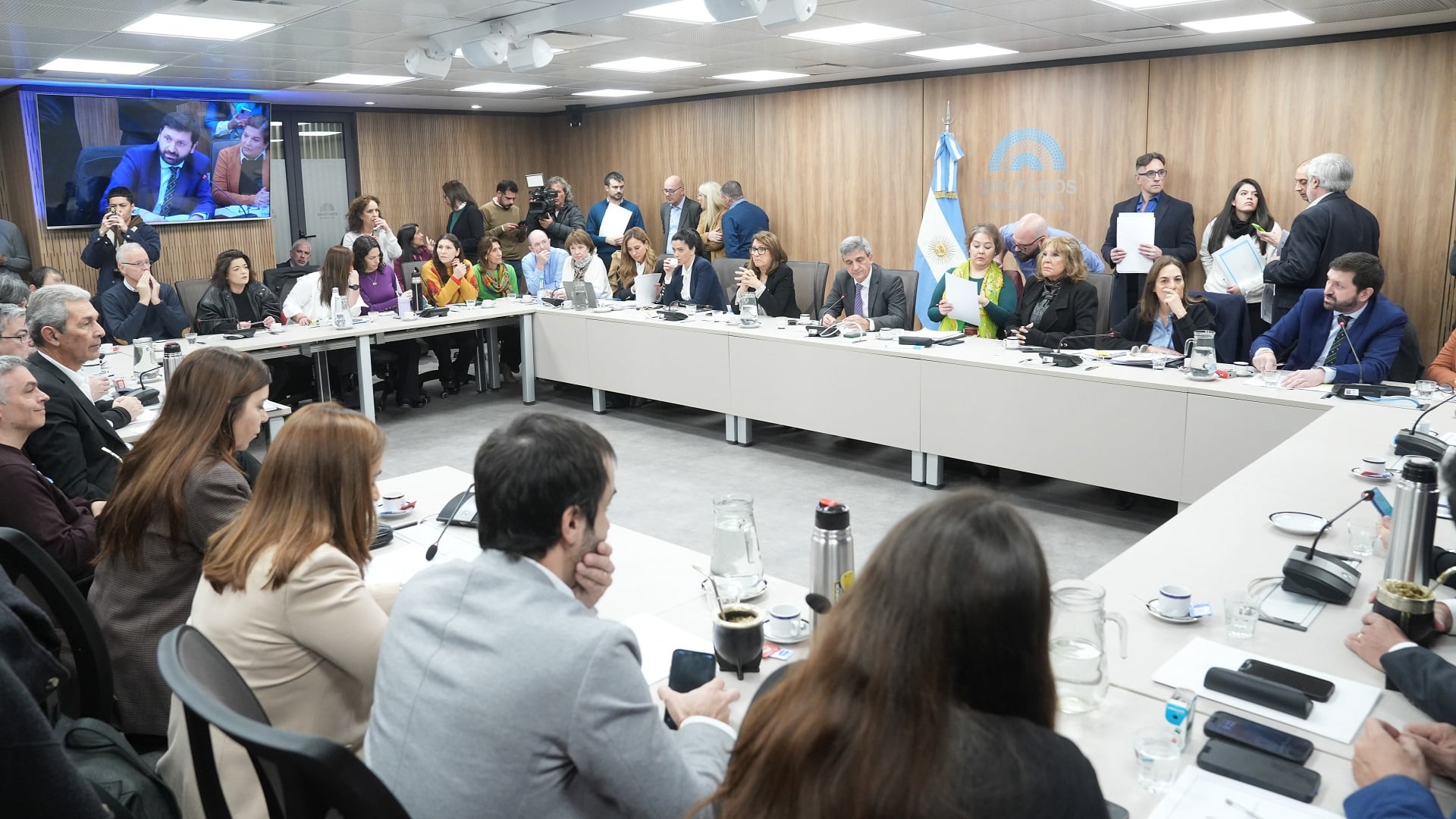 Proponen endurecer los requisitos para ser dueño de un laboratorio tras la crisis por el fentanilo adulterado