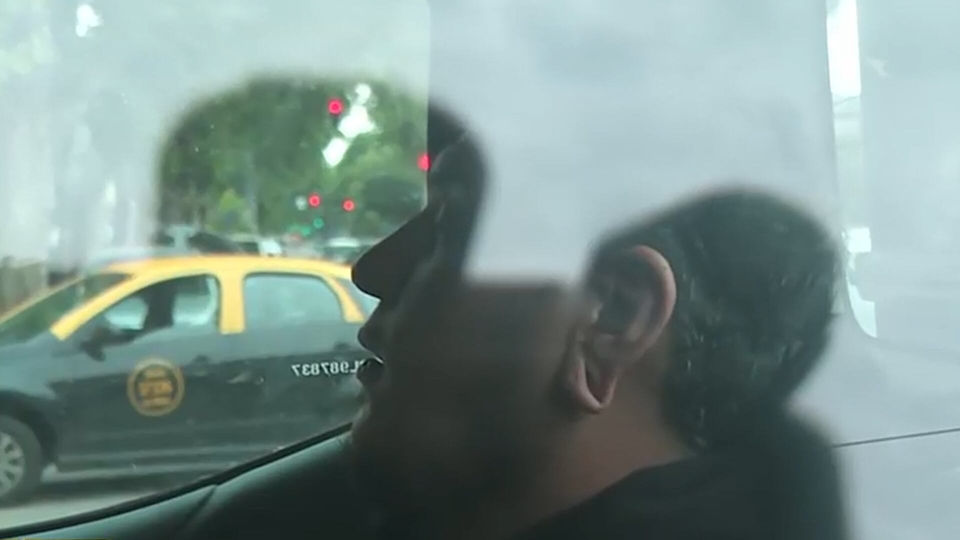 Triple choque en Mataderos: demoraron a uno de los conductores y se quedó dormido en el patrullero