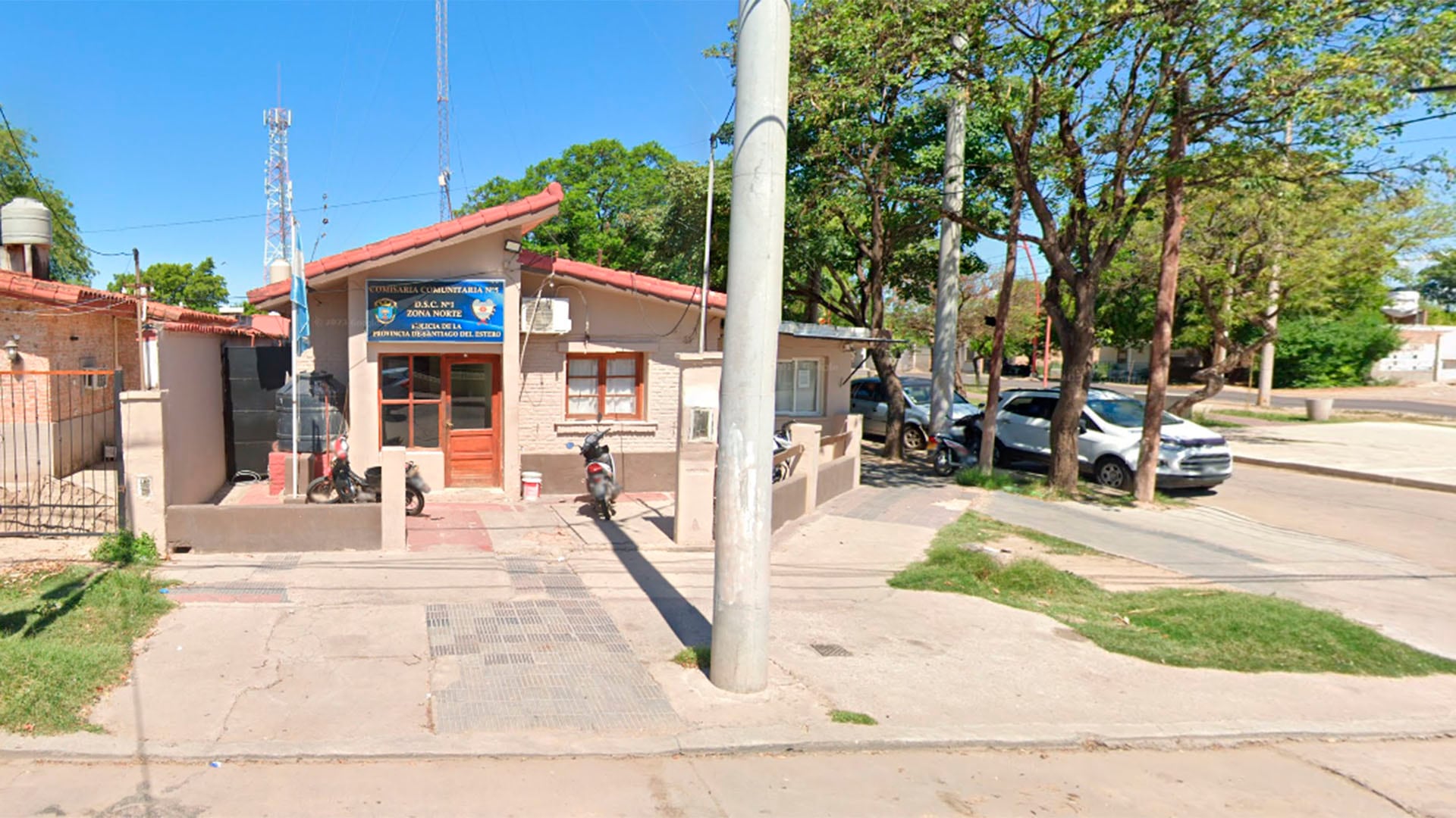 Un hombre intentó atacar a su exmujer y su hija de 14 años la salvó de la golpiza