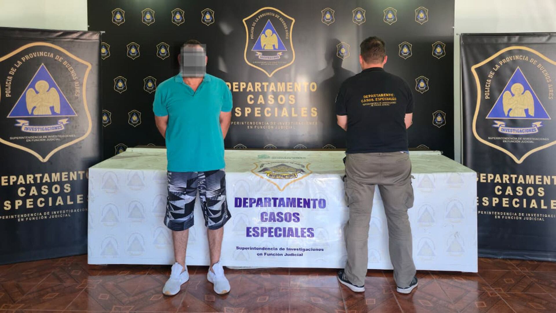 Una mujer denunció que su ex pareja entró por una ventana y la violó en su casa