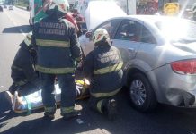 Volcó un camión que transportaba aceite y derramó contenido sobre el asfalto en la autopista 25 de mayo