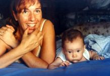 De niño miraba el cielo para hablar con su madre muerta y 30 años después recuperó su voz: “Ahora sé que me quiso de verdad”