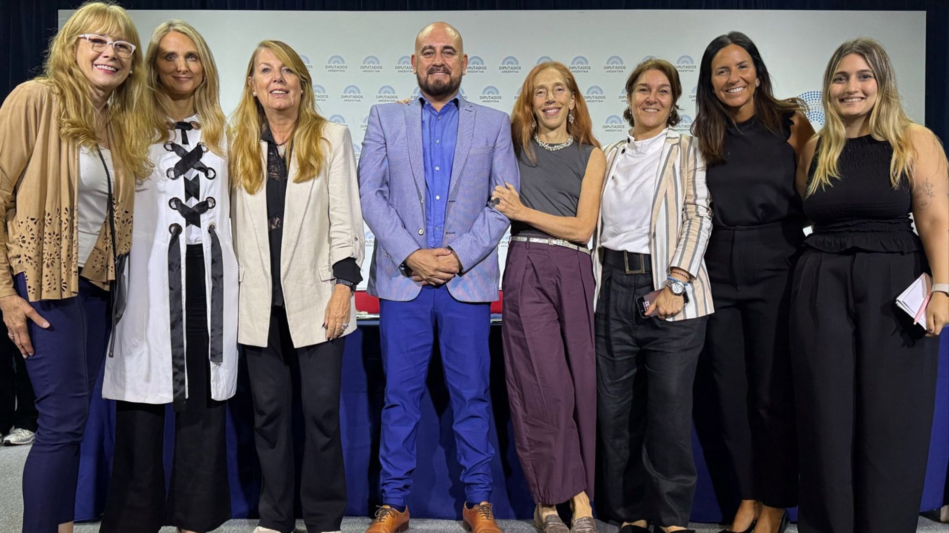 Debate sobre el impacto de la economía plateada en el empleo argentino: “El talento no tiene edad”