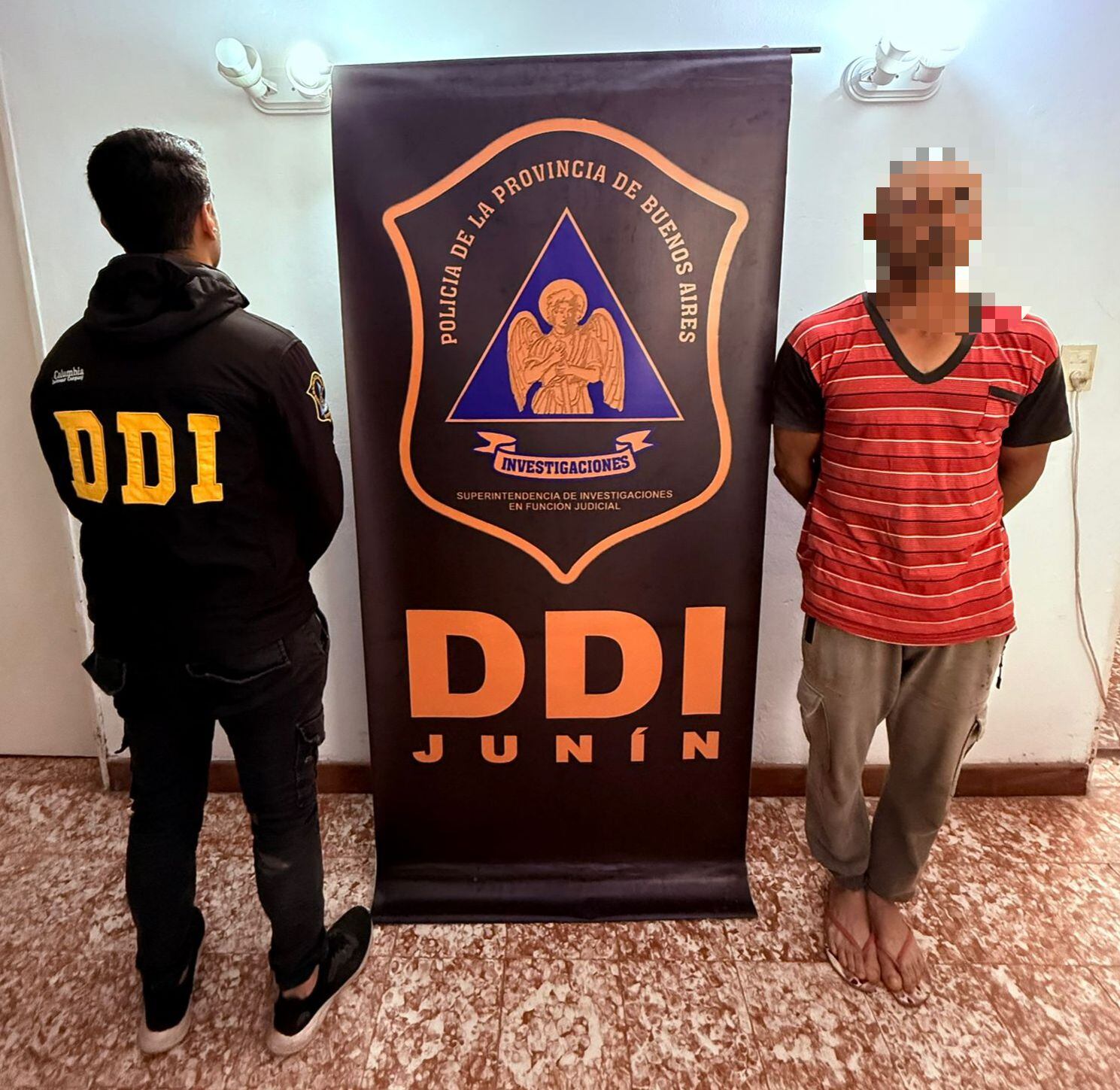 Detuvieron al casero de un campo en Chacabuco: lo acusan de robar 160 mil dólares y 15 millones de pesos