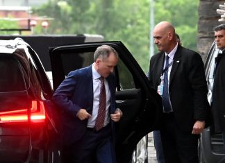 El Gobierno recibirá al embajador Peter Lamelas en Casa Rosada mientras avanza el acuerdo comercial con los EEUU