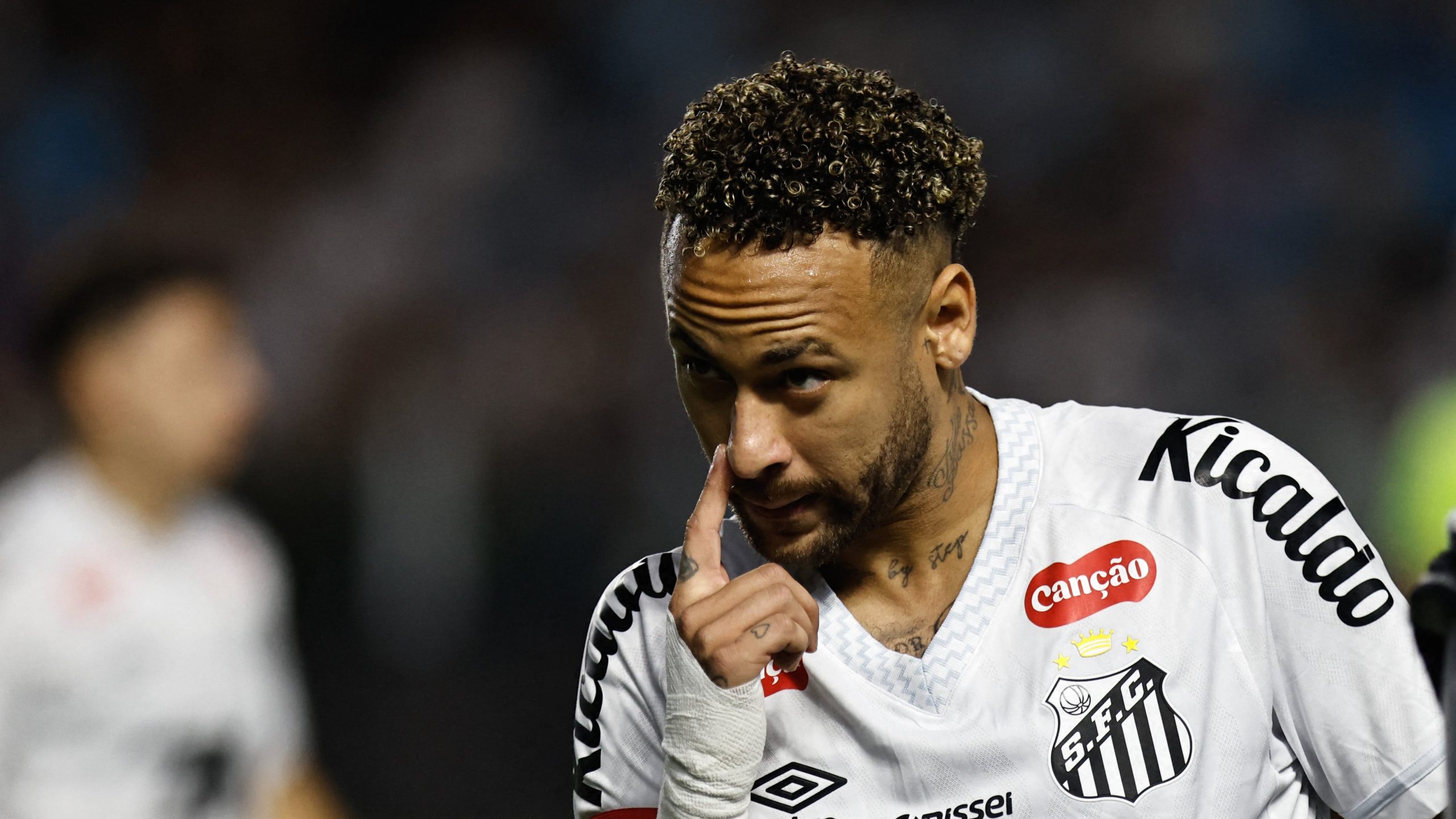 El show de Neymar en la goleada del Santos para salir de la zona del descenso: hattrick, emoción y ¿despedida?